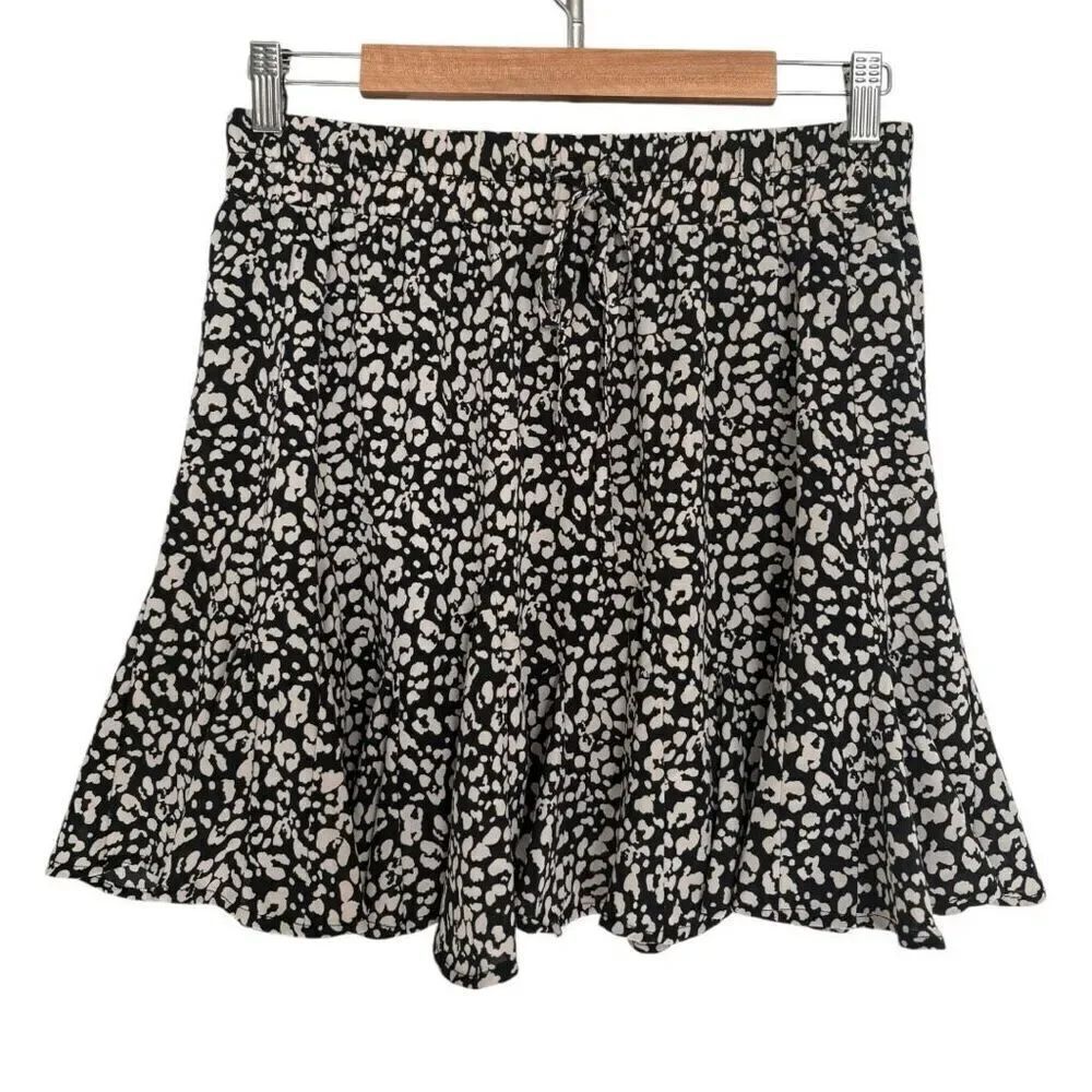 &merci Ruffle Tiered Mini Skirt Black & White Animal Print Medium Elastic Waist